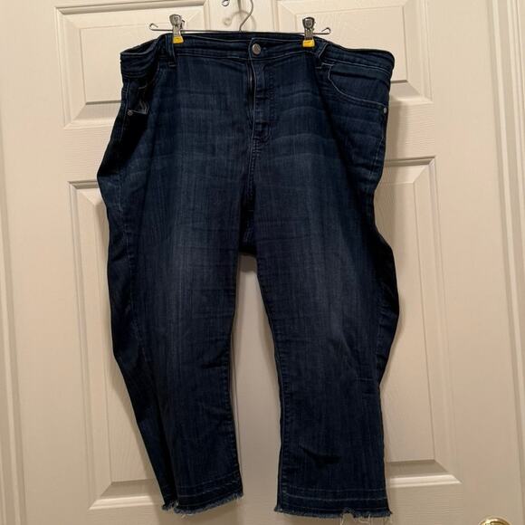 Simply Vera Vera Wang Mid-Rise Released Hem Capri 20W - Picture 1 of 6
